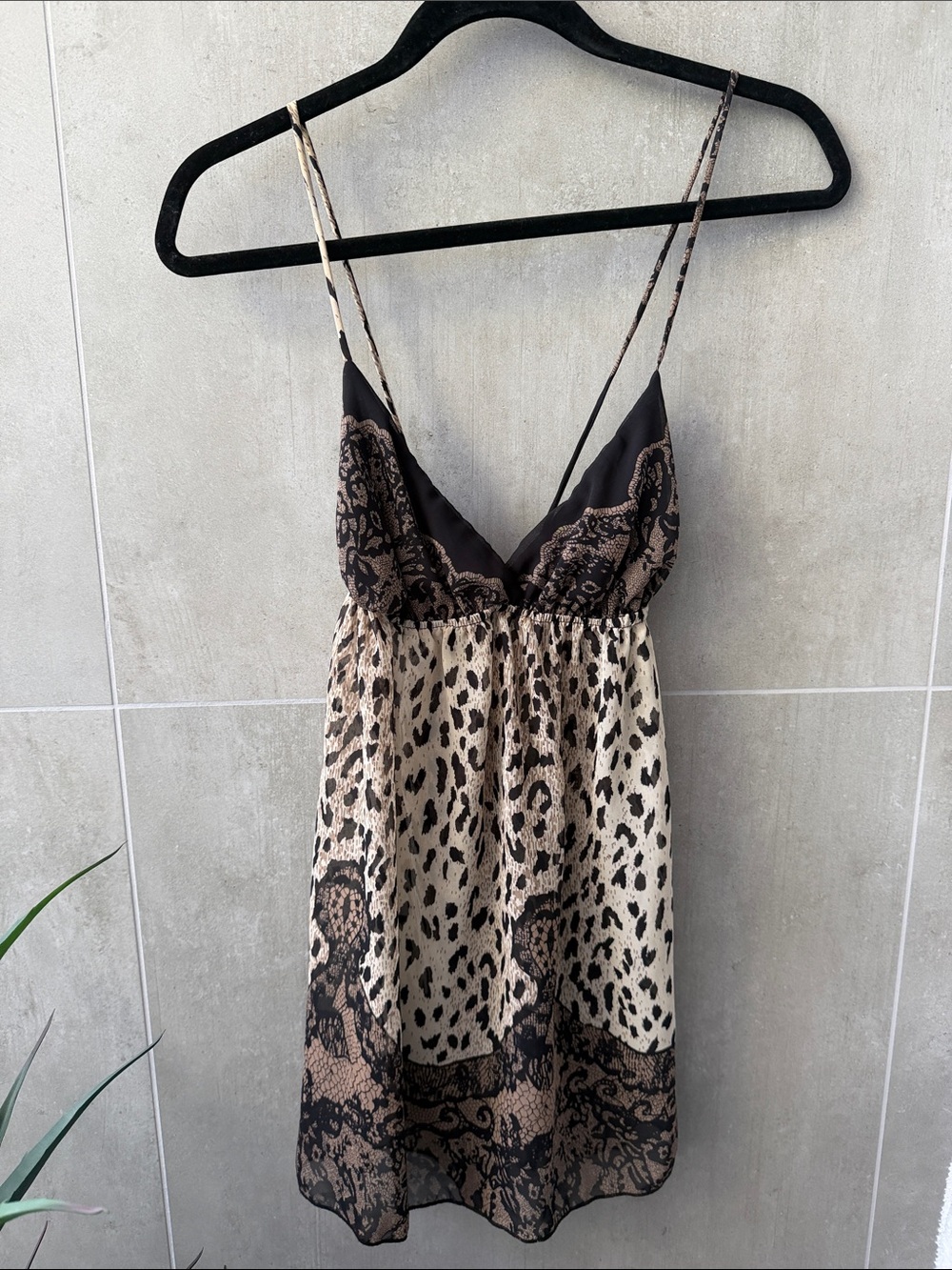 Leopard & Lace Spaghetti Strap Tank top - Black & Beige! Size: Small!